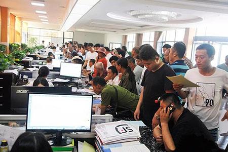 As ordens do guindaste da carcaça metalúrgica do yuntian de Henan mostram uma tendência do blowout jpg Henan yuntian metallurgical casting crane orders show a blowout trend.jpg