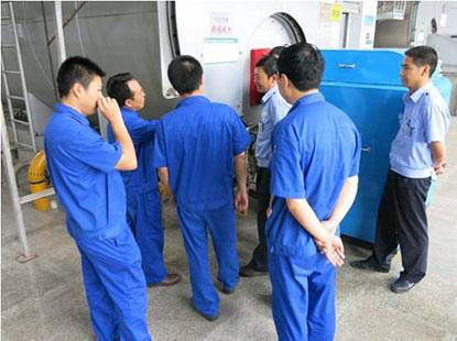 Henan Yuntian conduz inspeções de segurança de equipamentos de guindaste de verão.jpg Henan Yuntian conducts summer crane equipment safety inspections.jpg